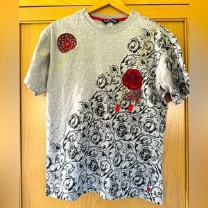 Artful Dodger Embroidered Graphic Short Sleeve Tee / Medium